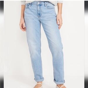Old Navy‎ Mid-Rise Wow Boyfriend Straight
Jeans in Light Wash EUC Women’s 4 LONG